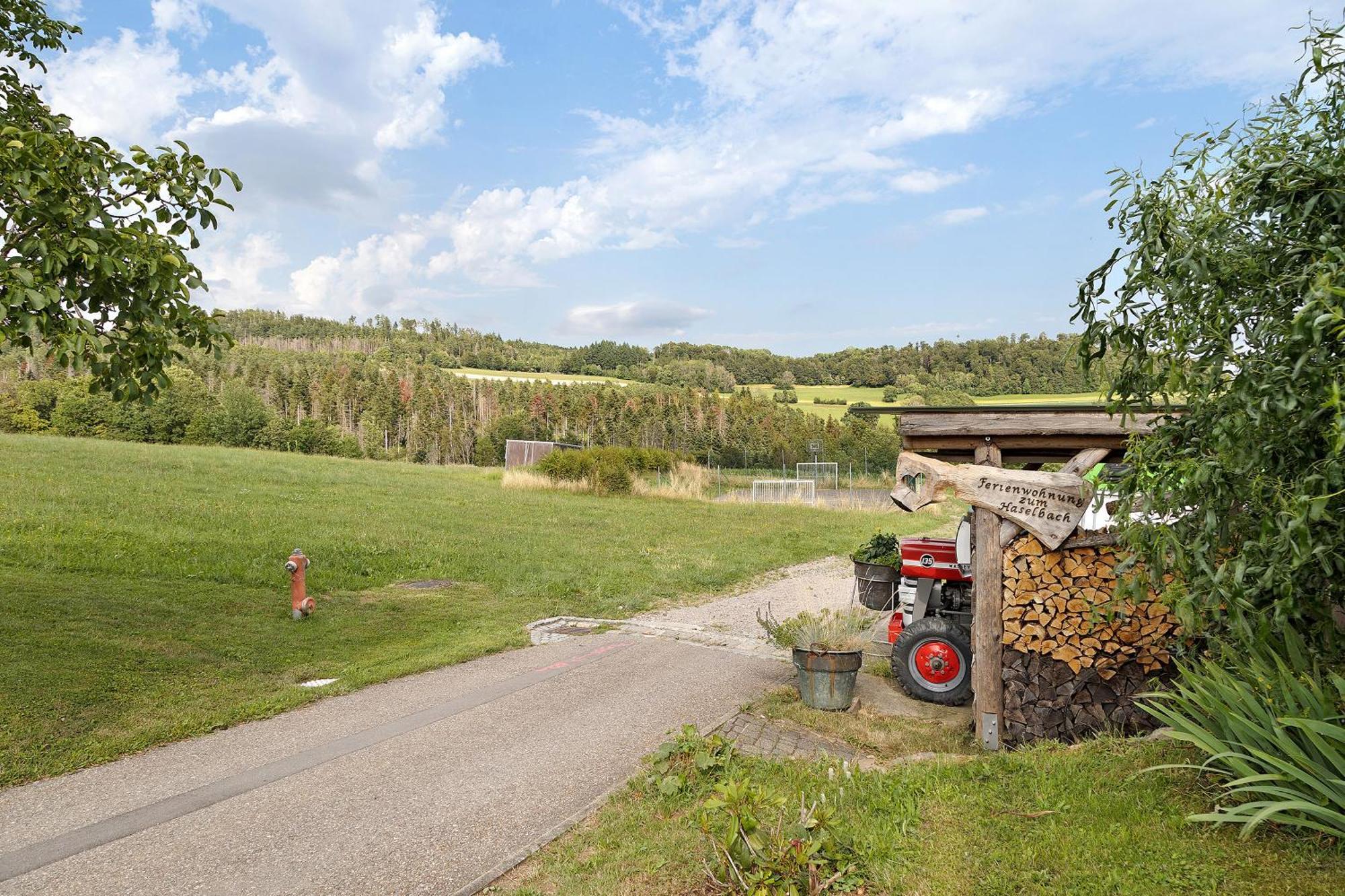Zum Haselbach Apartamento Weilheim Exterior foto